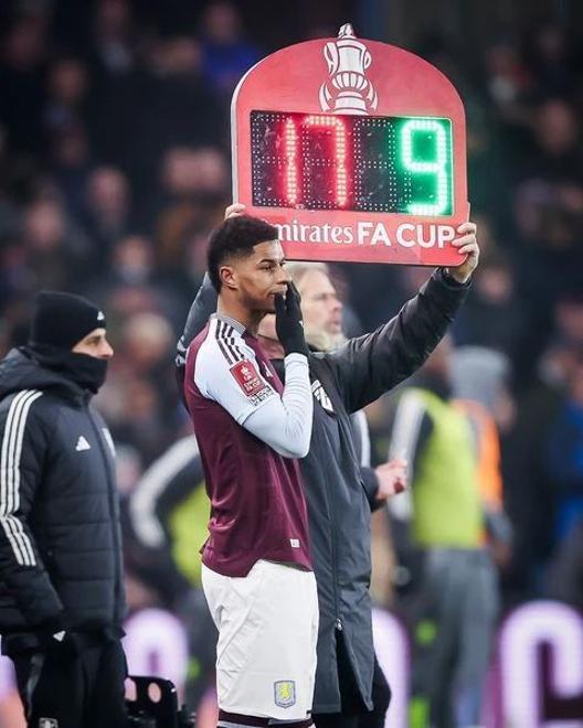 关于反败为胜首场状态出色，曼联观众沸腾！，东契奇重返赛场引发球迷热议的信息