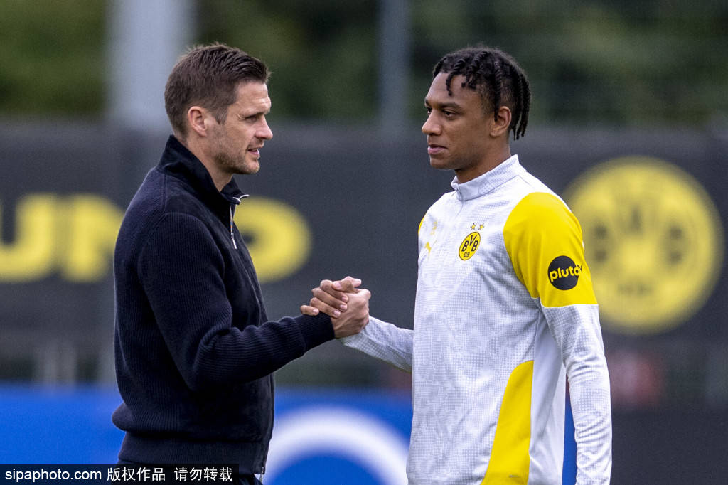 多特蒙德核心球员被曝转会传闻，引球迷热议，威望生活品牌.