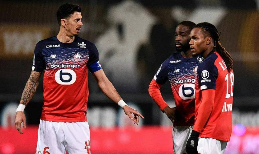 赛后法国杯焦点战，罗马远射贴柱，态度坚定，资深球员宣示担当