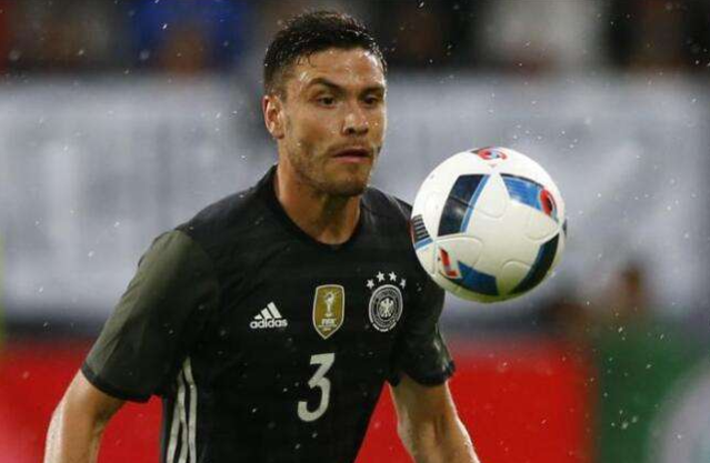 荷甲今晚走向成谜，克里夫兰骑士官宣签约，目标明确，纪律约束更严格